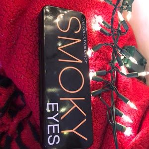 The Smokey eyes pallet
